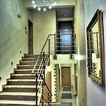 Rokoko - Free Parking 3*