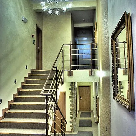 Rokoko - Free Parking 3*